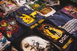 Verschiedene T Shirts