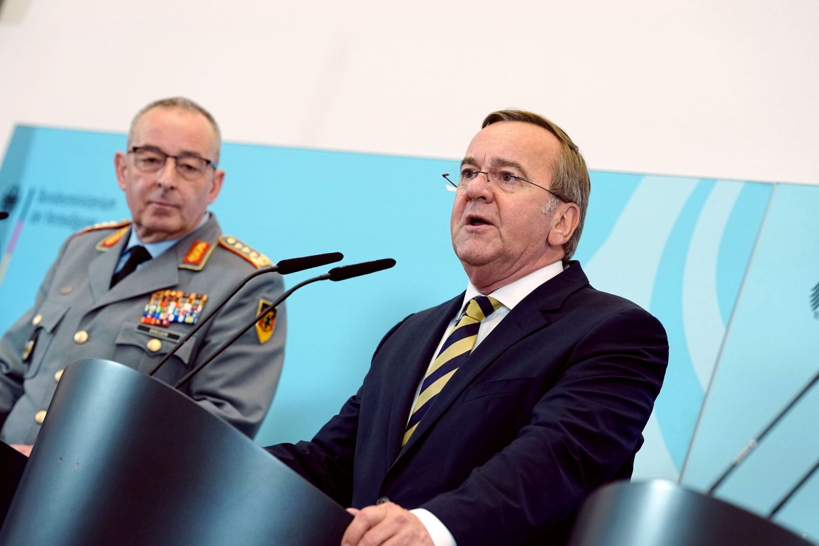 Verteidigungsminister stellt deutsche Militärstrategie vor