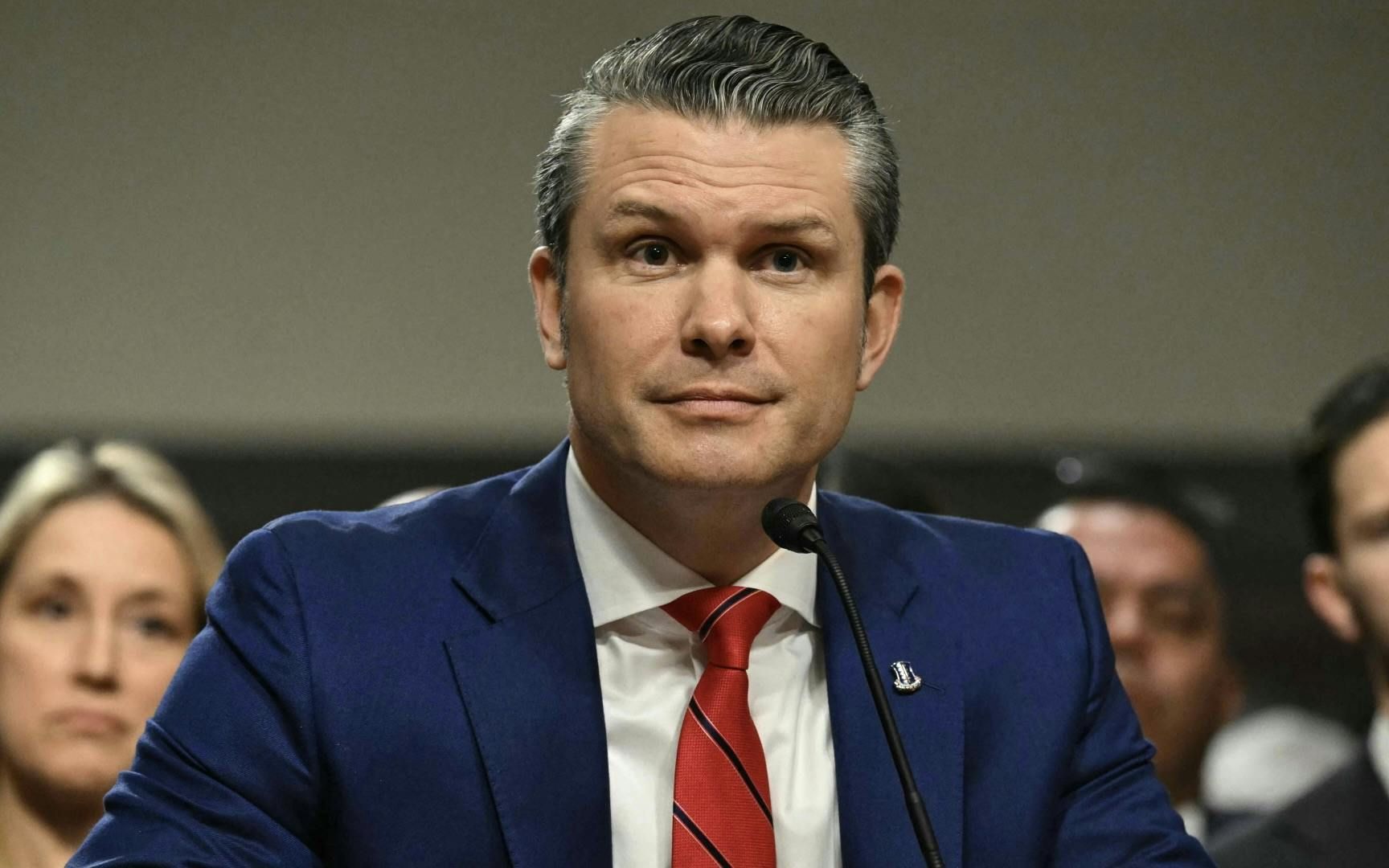 Vertrauenskrise im Pentagon – Hegseth unter Druck nach Berichten über Signal-Chats zu Jemen-Schlägen