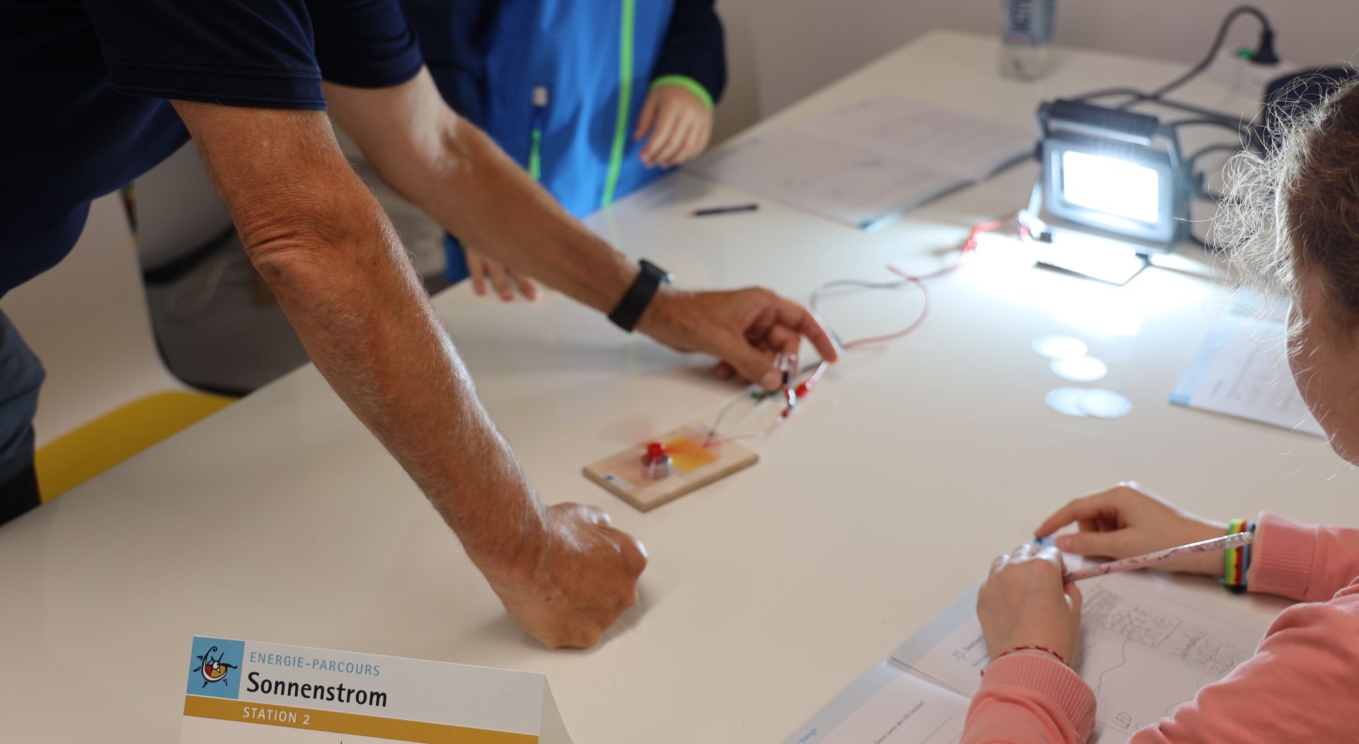 Volle Energie bei der Kinder-Uni 2025 an der Hochschule Worms!