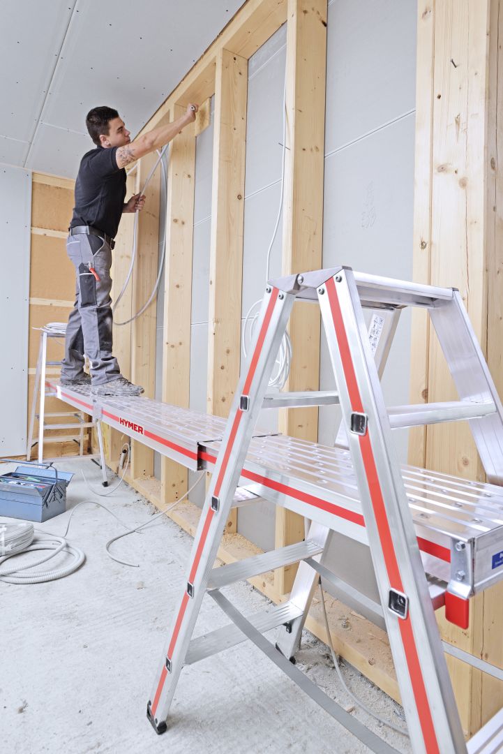 Vom Boden bis zur Dachkante