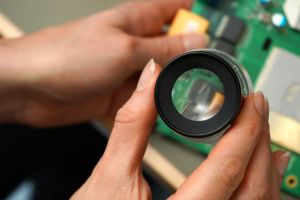 Von der Sicherheitsbewertung bis zur Zertifizierung: TÜVIT bündelt das konzernweite EUCC-Angebot