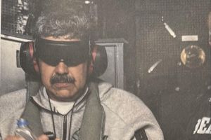 Von US-Präsident Donald Trump veröffentlichtes Foto von Maduro nach Festnahme am 03.01.2026