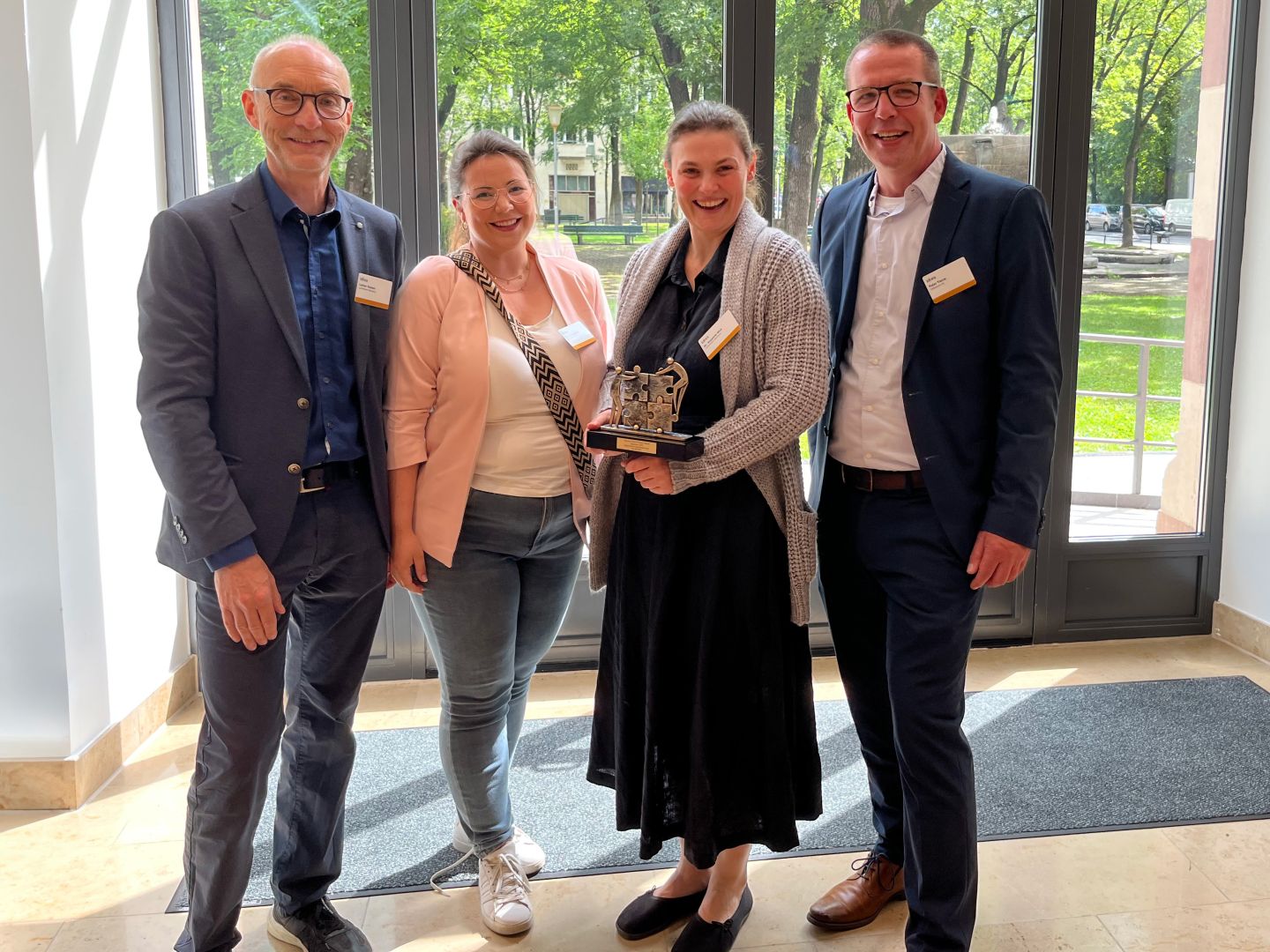 Vorzeigeprojekt der Verwaltungsdigitalisierung: Gesundheitsamt Bamberg und HiSolutions mit Best Practice Award ausgezeichnet