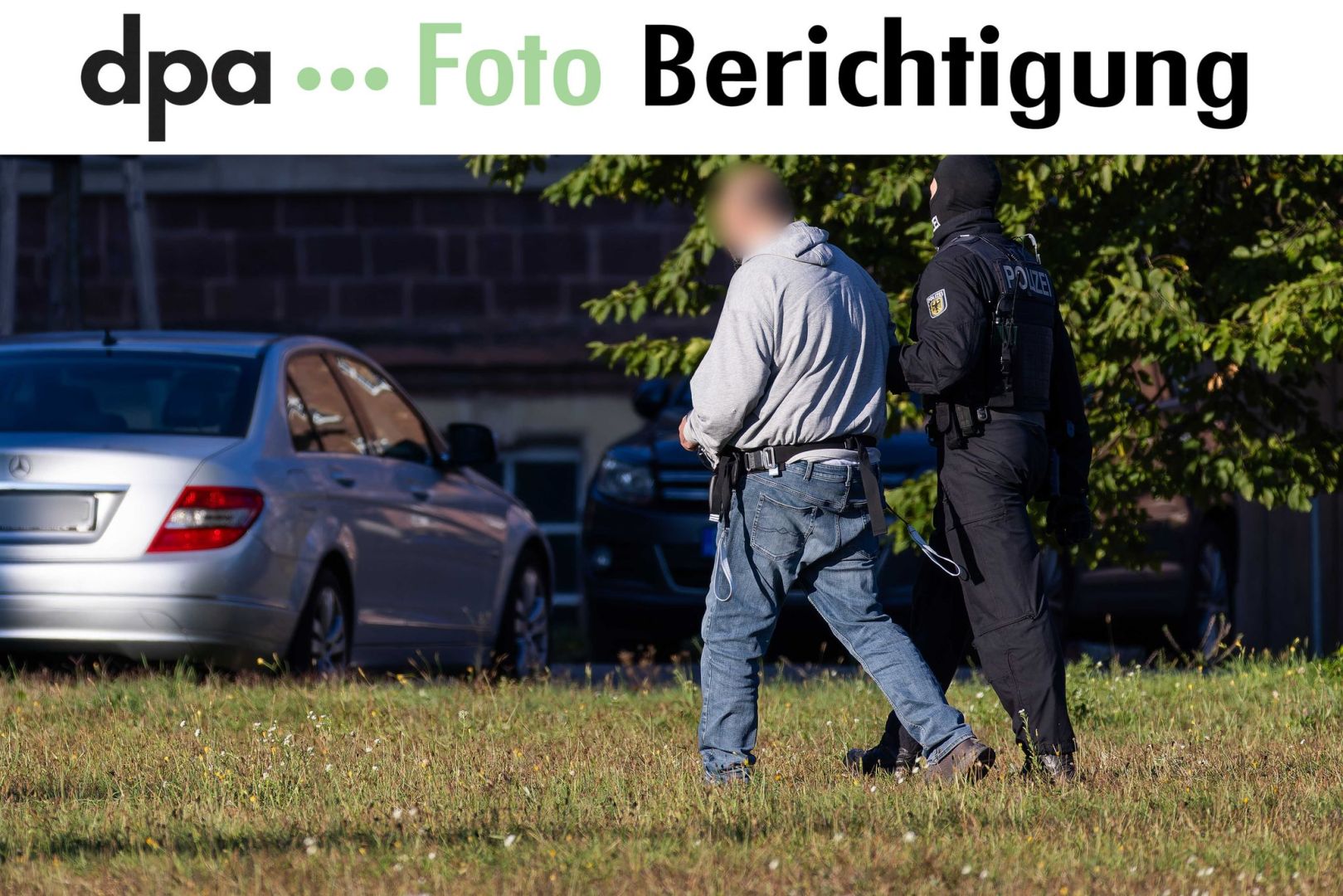 Waffenfund nach Festnahmen in Berlin