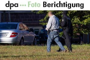 Waffenfund nach Festnahmen in Berlin