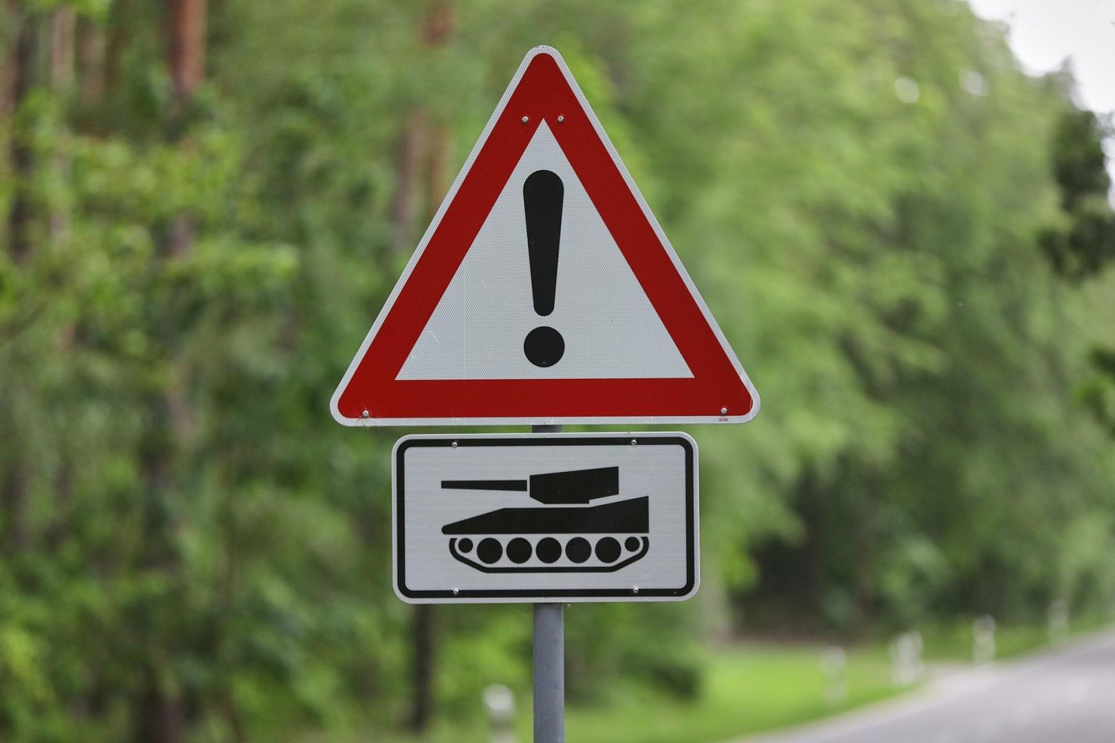 Warnung vor Panzern (Archiv)