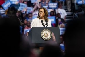 Warum unterstützt Putin Kamala Harris im US-Wahlkampf?