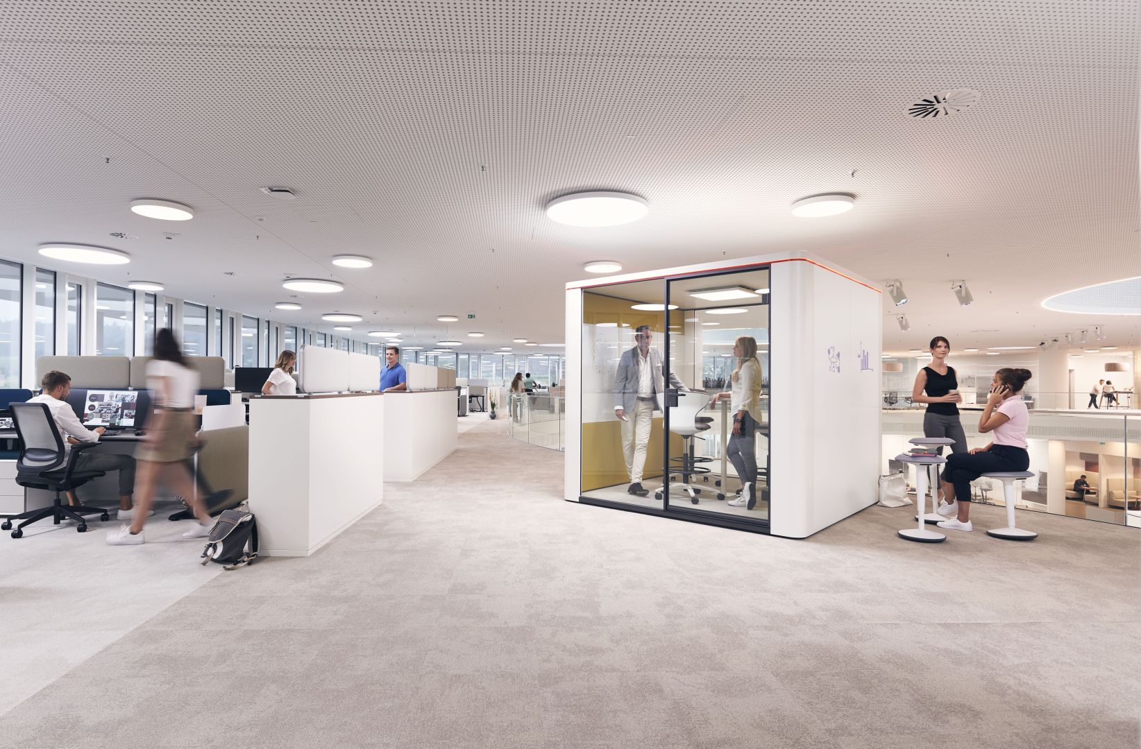 Was viele unterschätzen: Auch Bürolärm kann Rückenschmerzen auslösen