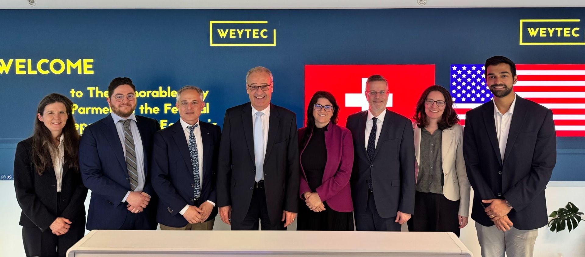 Wegen US-Zollpolitik: Bundesrat Guy Parmelin besucht das Schweizer Technologieunternehmen WEY Technology Inc. in Washington