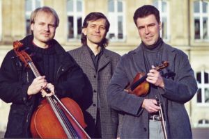 Weihnachtskonzert: das Philharmonische Klaviertrio Stuttgart am 26. Dezember im Kurhaus