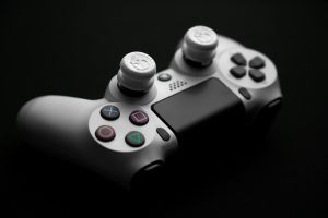 Weißer Xbox One Game Controller