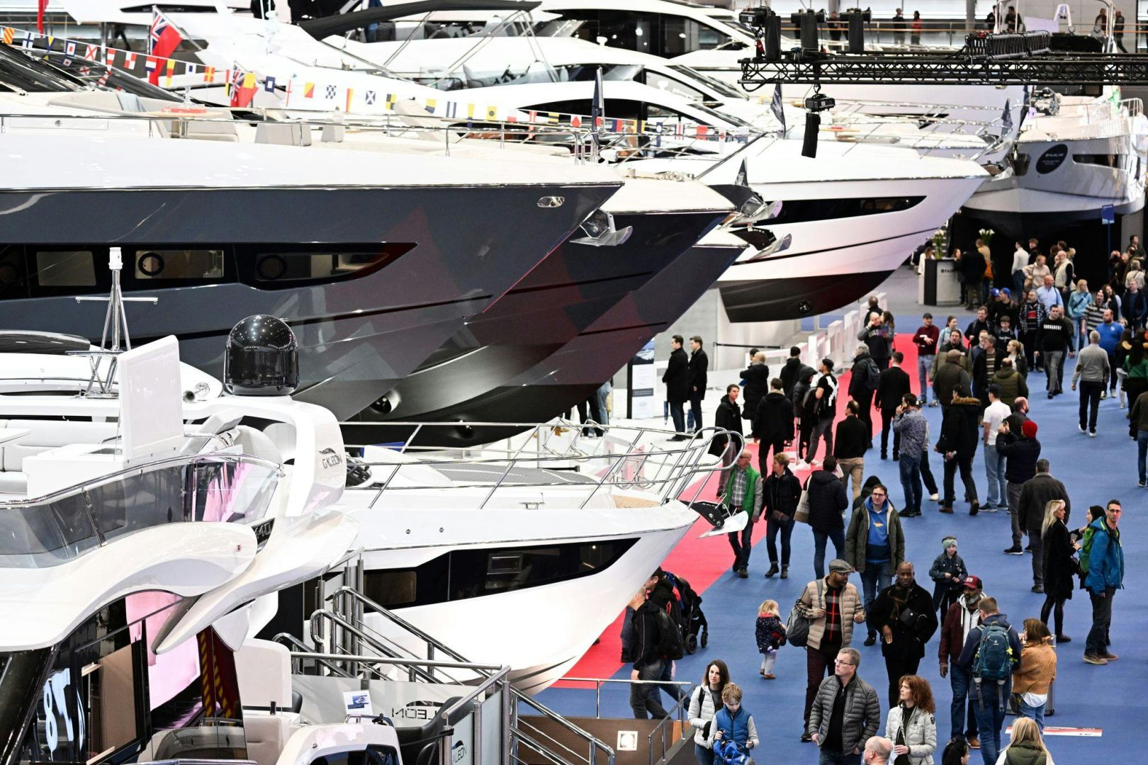 Weltmarkt für Luxusgüter: Stabil im Umsatz, radikal im Wandel