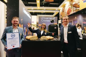 Weltrekord: KuchenMeister backt das größte Croissant der Welt