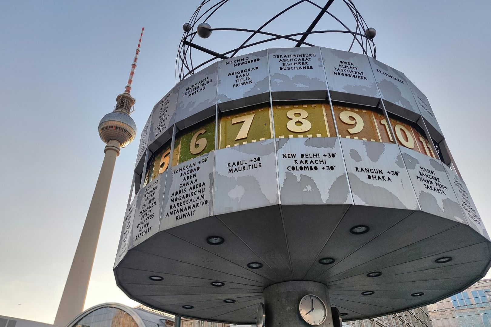 Weltzeituhr und Fernsehturm (Archiv)