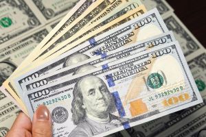 Wenn die Leitwährung wankt: Was der Dollarverfall für Märkte, Staaten und Anleger bedeutet