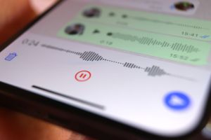 WhatsApp-Sprachnachricht auf einem Smartphone