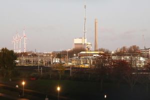 Windräder und Kraftwerke (Archiv)
