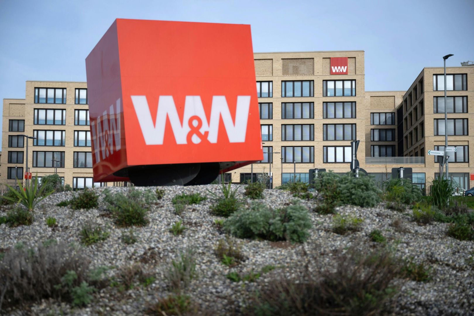 W&W bestätigt Jahresziele – Konzernüberschuss soll deutlich steigen