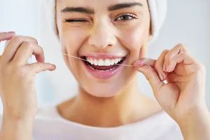 Zähne richtig putzen: So schützt du Zahnschmelz und Zahnfleisch für gesunde, strahlende Zähne