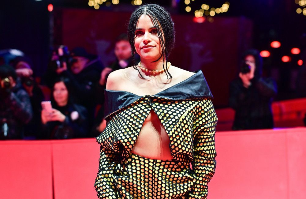 Zazie Beetz verbrannte sich am Set von 'Deadpool 2' die Brust.