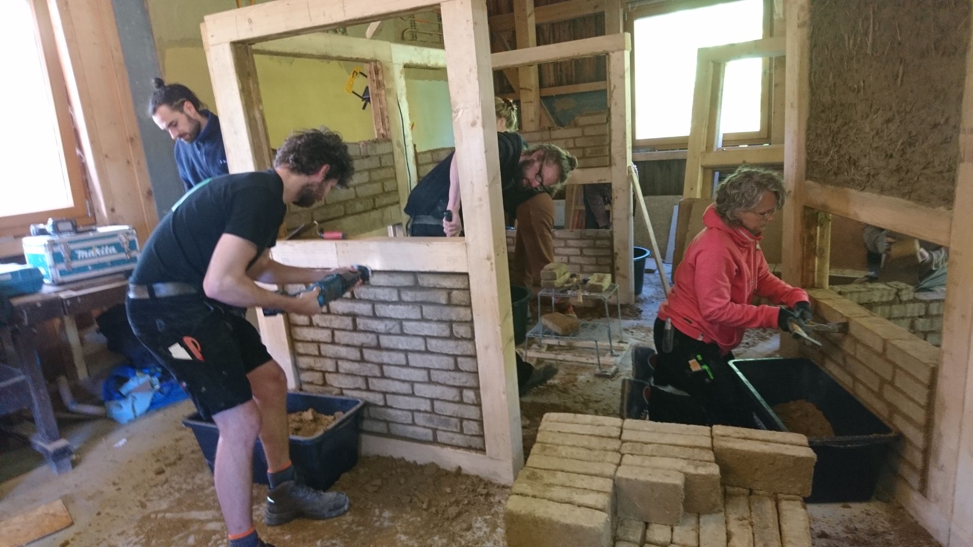 Zementarm bauen mit Lehm &Co: Workshop  am 4.Juni bei artefact in Glücksburg