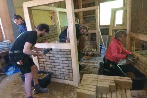 Zementarm bauen mit Lehm &Co: Workshop  am 4.Juni bei artefact in Glücksburg