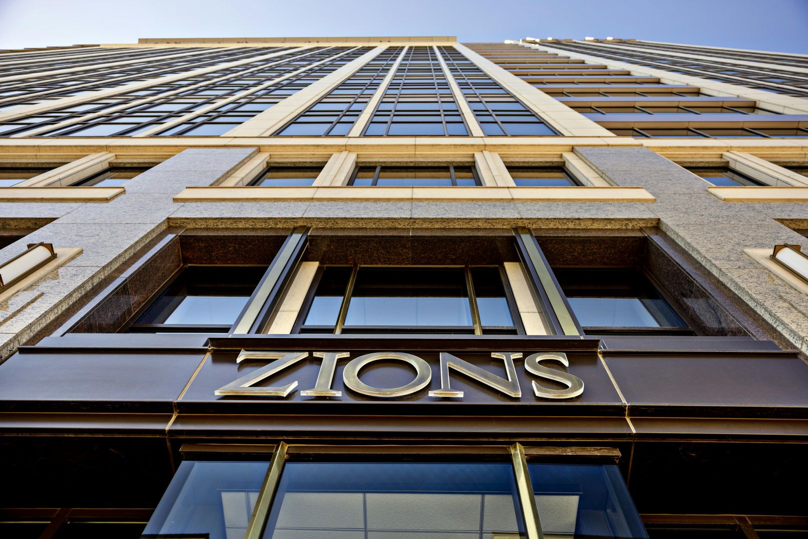 Zions-Bilanz beruhigt Anleger – Analysten sehen Einzelfälle