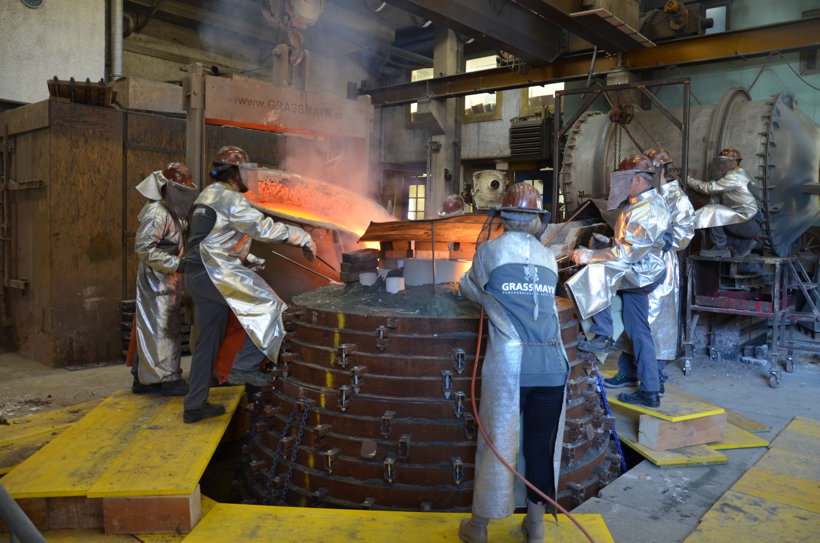 Zweitgrößte Glocke Deutschlands für den Magdeburger Dom gegossen