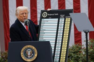 Zwölf US-Bundesstaaten klagen gegen Trump-Zölle – Verfassungsbruch und Wirtschaftsschäden im Fokus